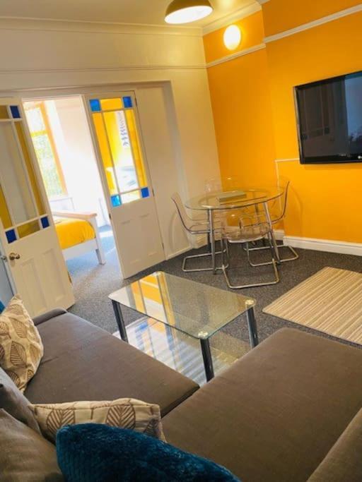 Goldcroft Vila Abertillery Exterior foto
